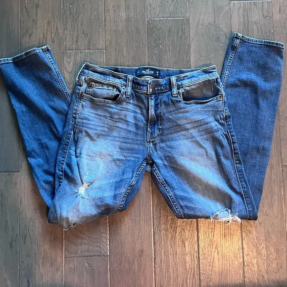 Men’s Distressed Hollister Jeans - Picture 2 of 4